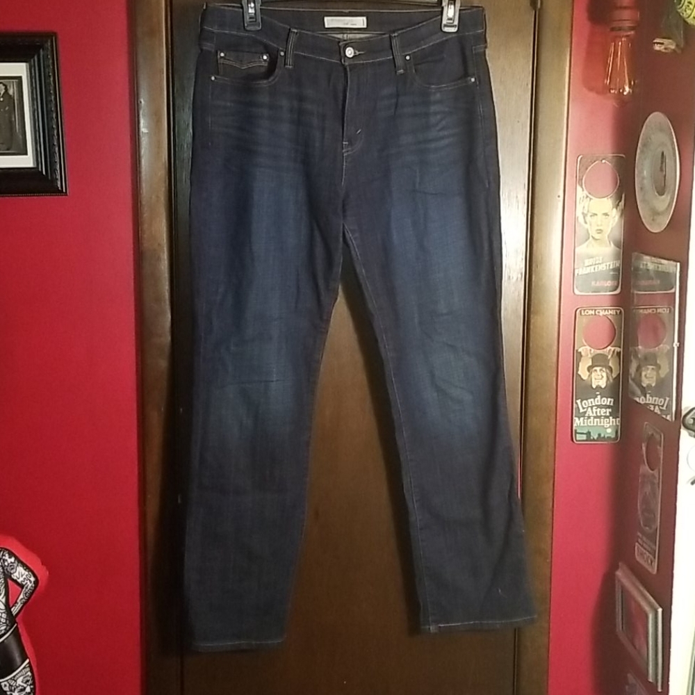 Levi straight leg. 14m.